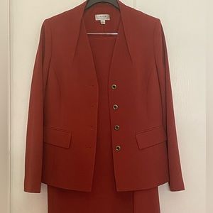 Tahari Women’s business suit